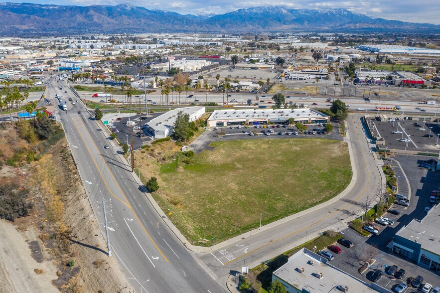 Orange Show Rd & 215 Fwy, San Bernardino, CA à vendre - Photo du bâtiment - Image 3 de 28