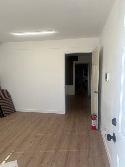 121 N Dillon Ave, San Jacinto, CA à vendre - Photo du bâtiment - Image 3 de 13