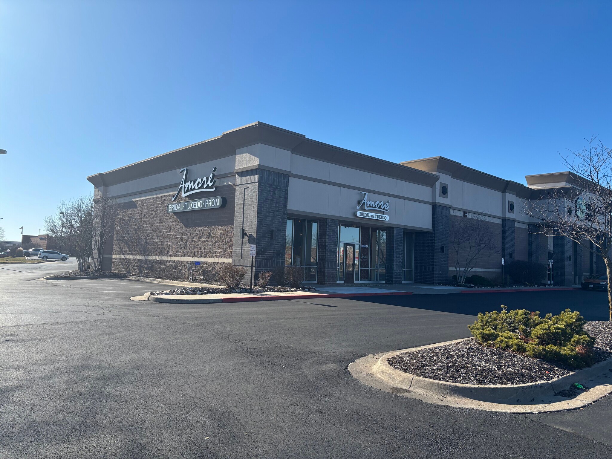 18900 E Valley View Pky, Independence, MO for lease Primary Photo- Image 1 of 4