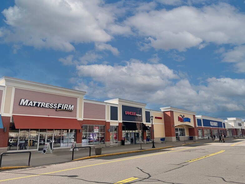 22 Calef Hwy, Epping, NH à louer - Photo du bâtiment - Image 2 de 3