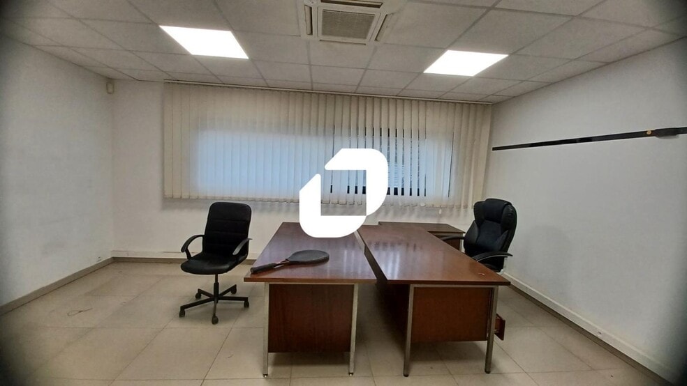 Office in Gretz-Armainvilliers for lease - Interior Photo - Image 3 of 7