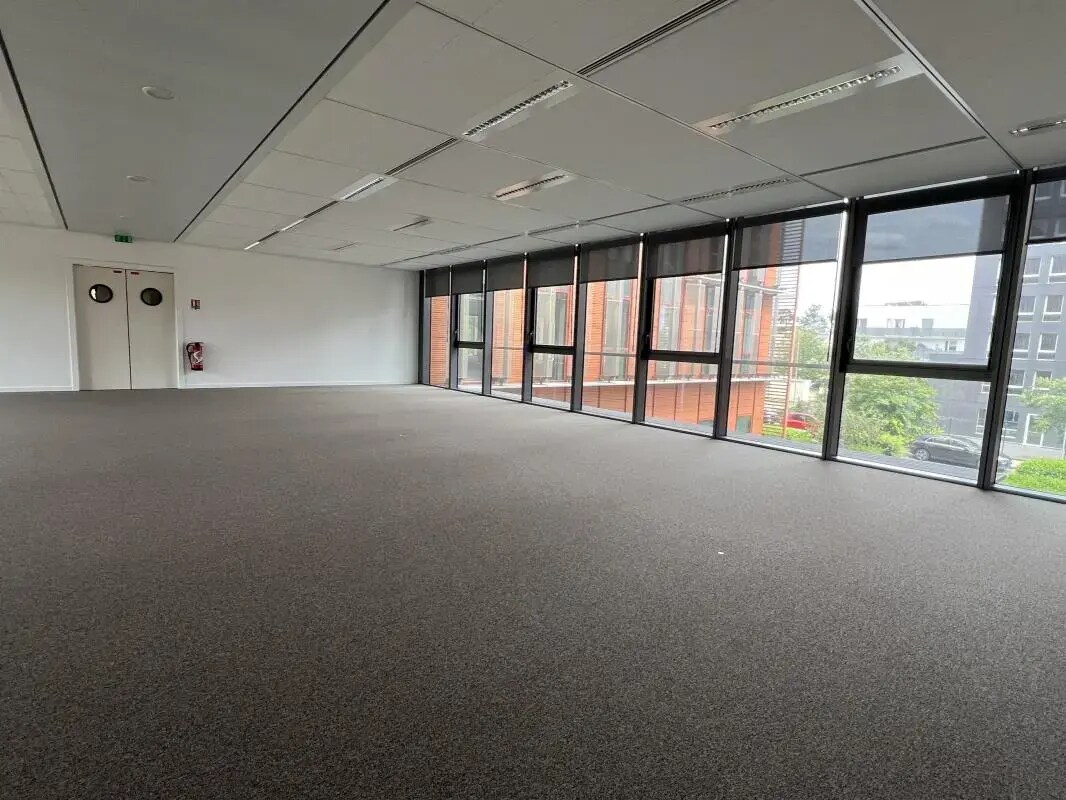 1-11 Rue Du Cottage Tolbiac, Chevilly-Larue for lease Interior Photo- Image 1 of 4