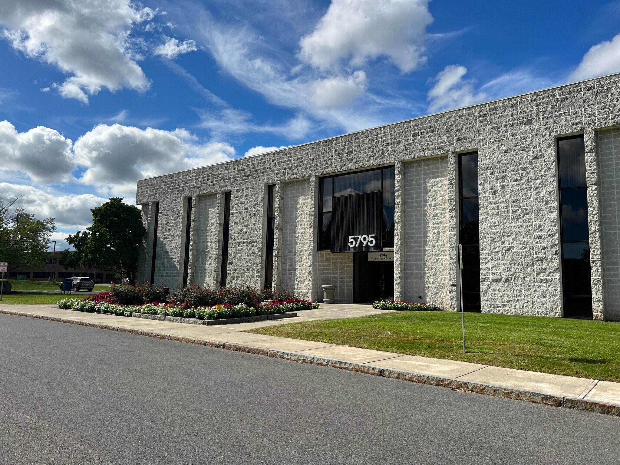 5795 Widewaters Pky, De Witt, NY for lease Building Photo- Image 1 of 4