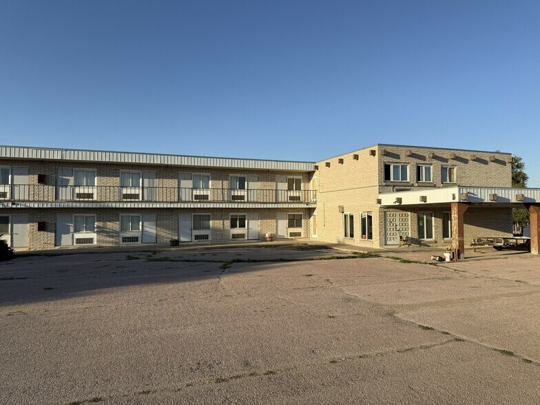 605 W US Highway 20, Gordon, NE à vendre - Photo du bâtiment - Image 2 de 5