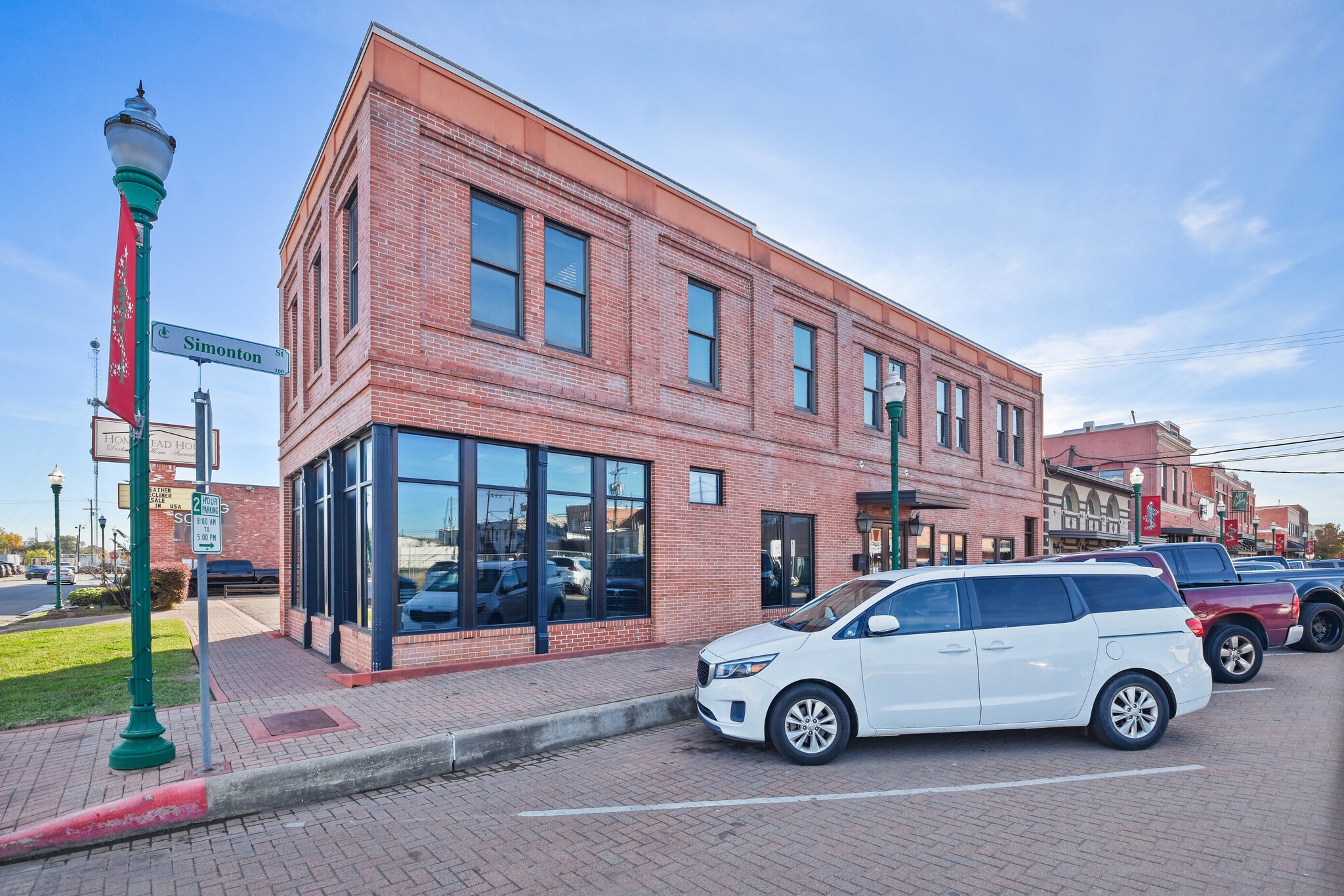 101 Simonton St, Conroe, TX for lease Interior Photo- Image 1 of 12