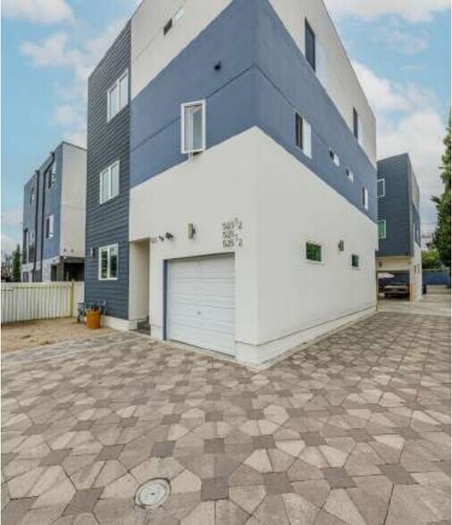 523 N St Andrews Pl, Los Angeles, CA à vendre - Photo du bâtiment - Image 2 de 11