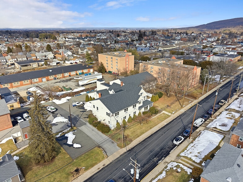 659 Broad St, Emmaus, PA for sale - Building Photo - Image 3 of 22