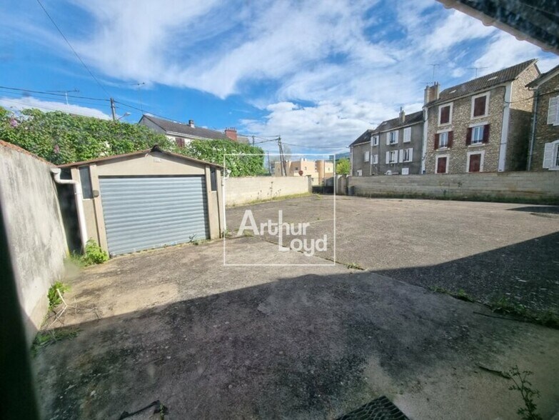 Bureau dans Melun à vendre - Photo du bâtiment - Image 2 de 3