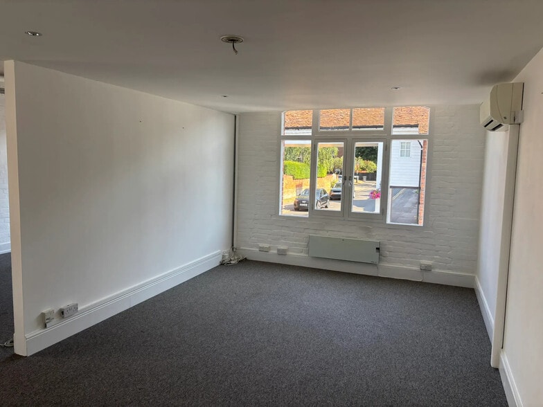 21 Old Brewery Ln, Henley On Thames for lease - Building Photo - Image 3 of 6