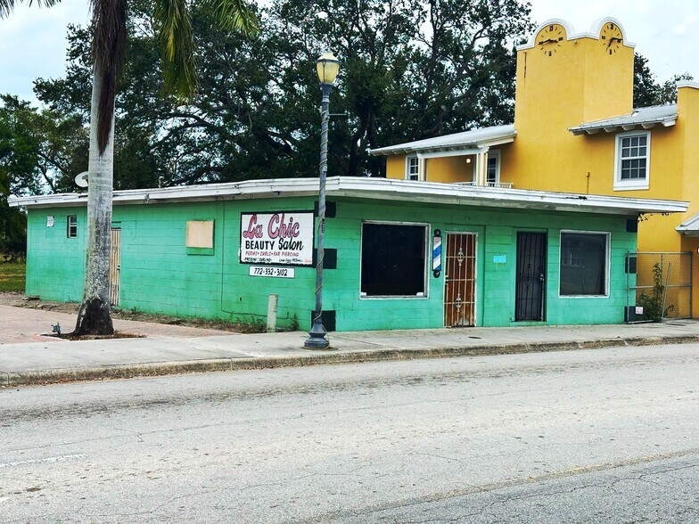 1238 Avenue D, Fort Pierce, FL à vendre - Photo du bâtiment - Image 2 de 8