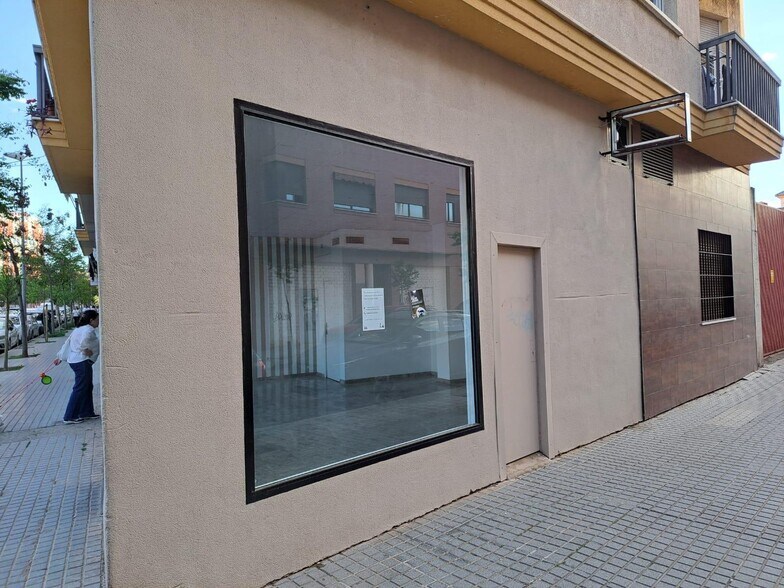Retail in Córdoba for lease - Building Photo - Image 3 of 5