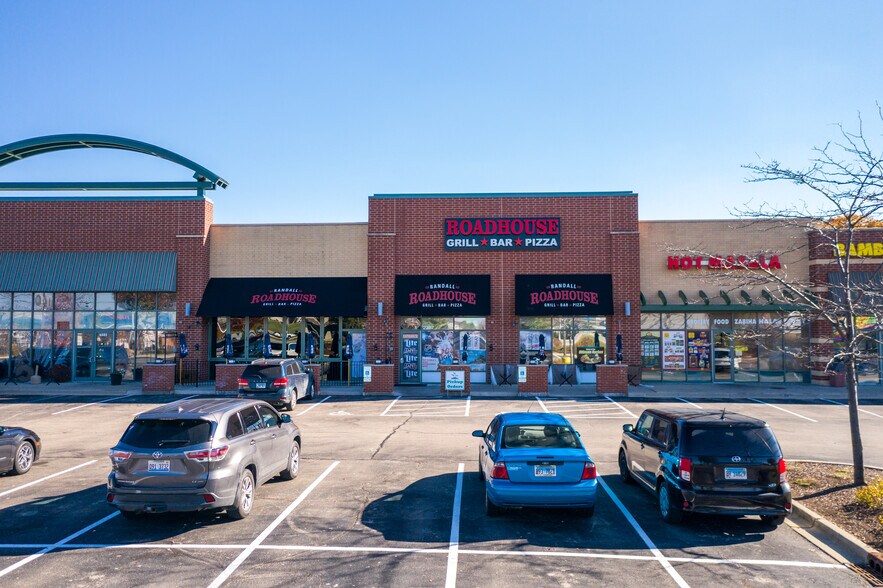 2255-2283 Randall Rd, Carpentersville, IL à louer - Photo du bâtiment - Image 2 de 3