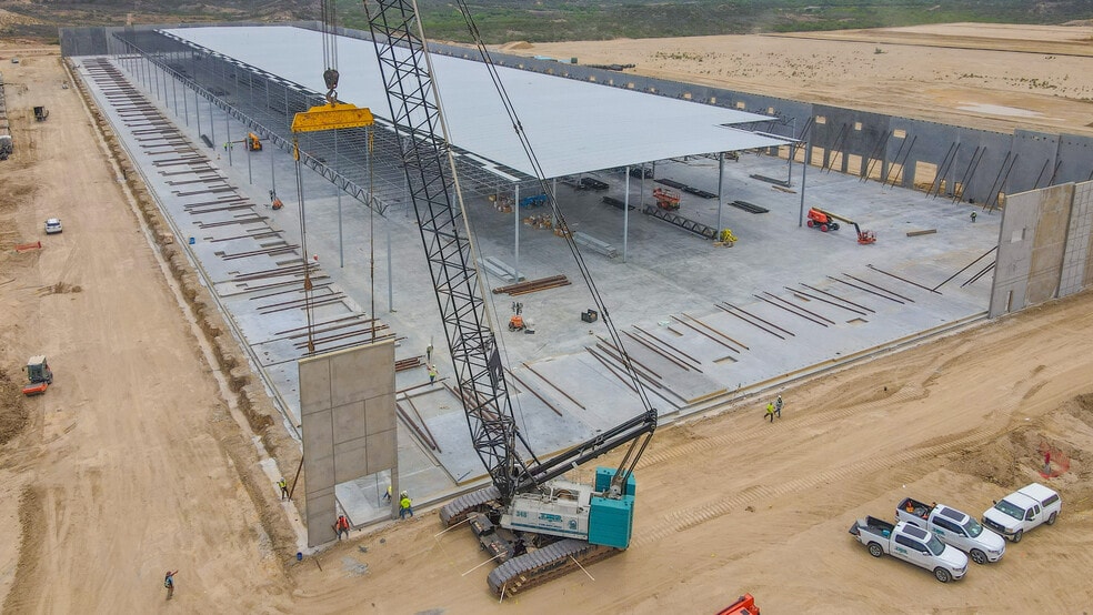 971 Mercury Mine Rd., Laredo, TX à louer - Photo du bâtiment - Image 3 de 10