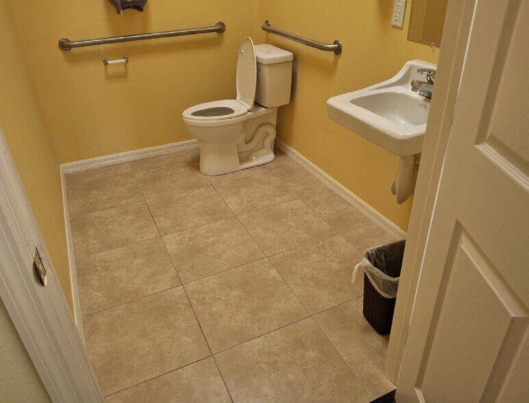 2517 Seven Springs Blvd, New Port Richey, FL à vendre - Photo du bâtiment - Image 3 de 6