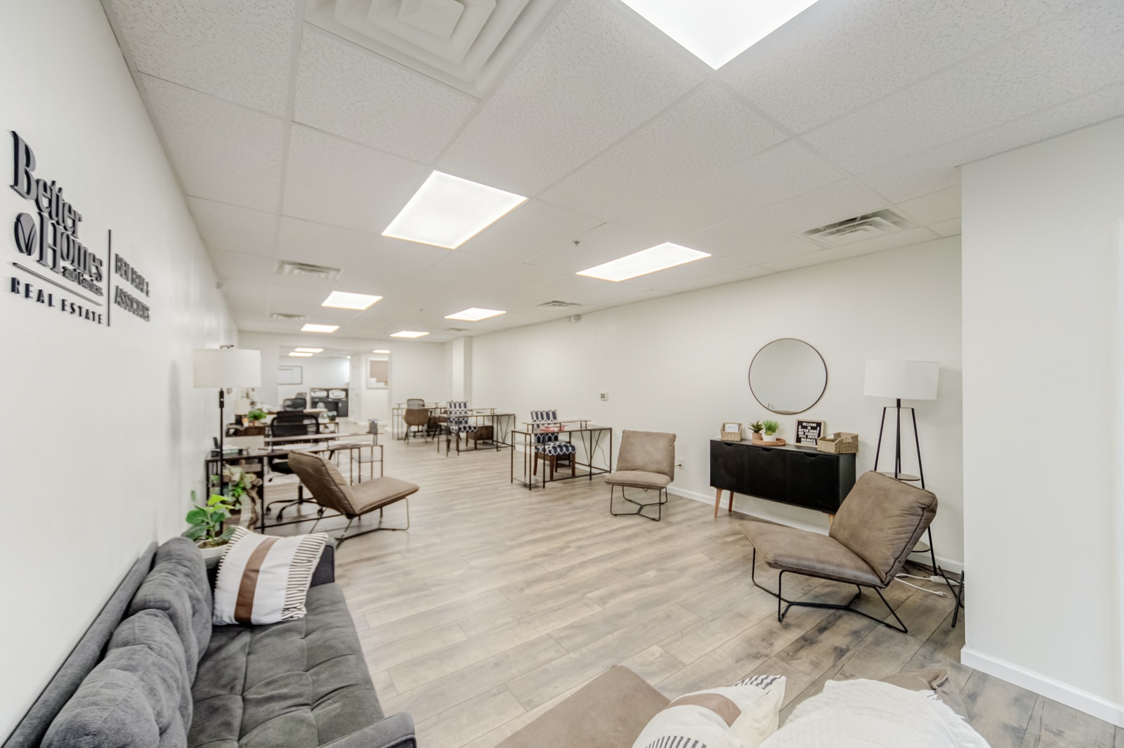 125-127 E Prince St, Gallatin, TN for lease Interior Photo- Image 1 of 6