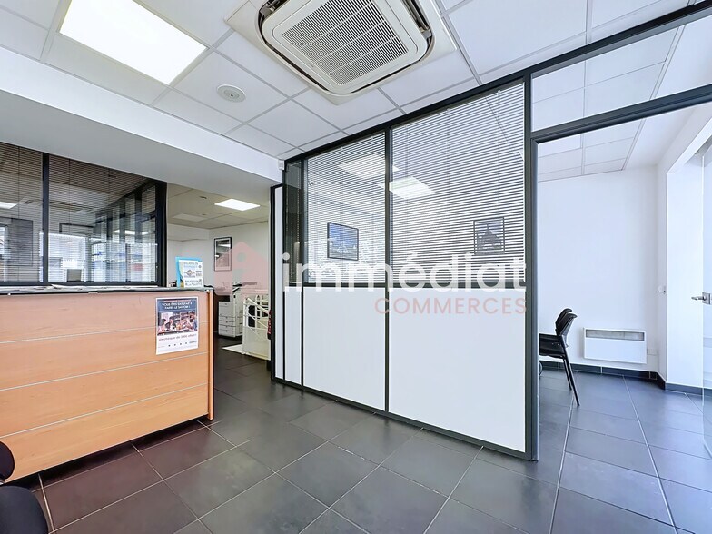 Rue Du Château, Rueil-Malmaison à louer - Photo du bâtiment - Image 3 de 10