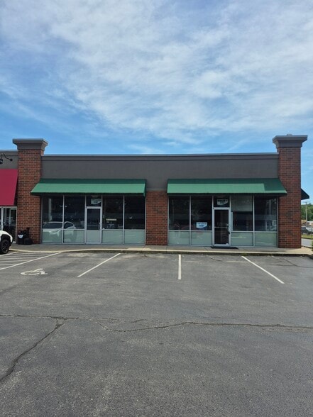 942 Cherry St, Blanchester, OH for lease - Building Photo - Image 1 of 35