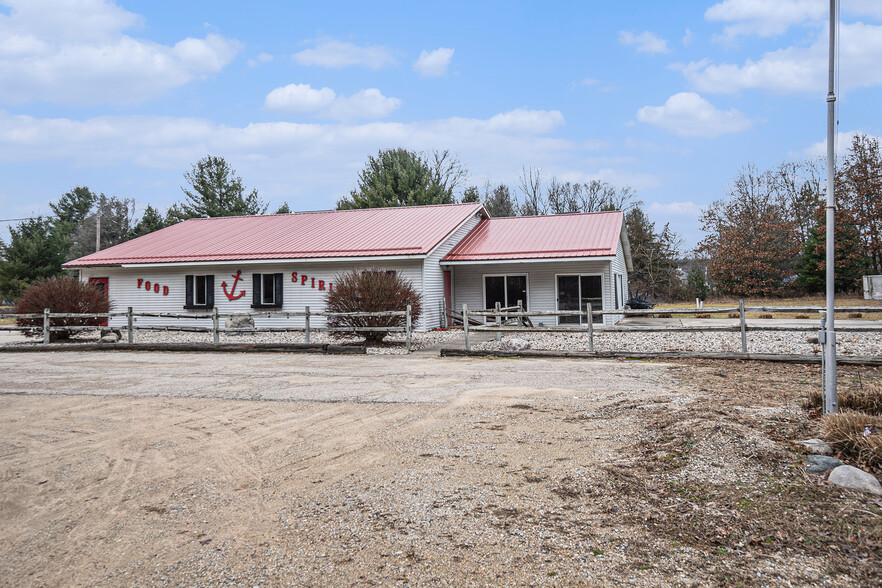 7221 S Croton Hardy Dr, Newaygo, MI for sale - Building Photo - Image 3 of 22