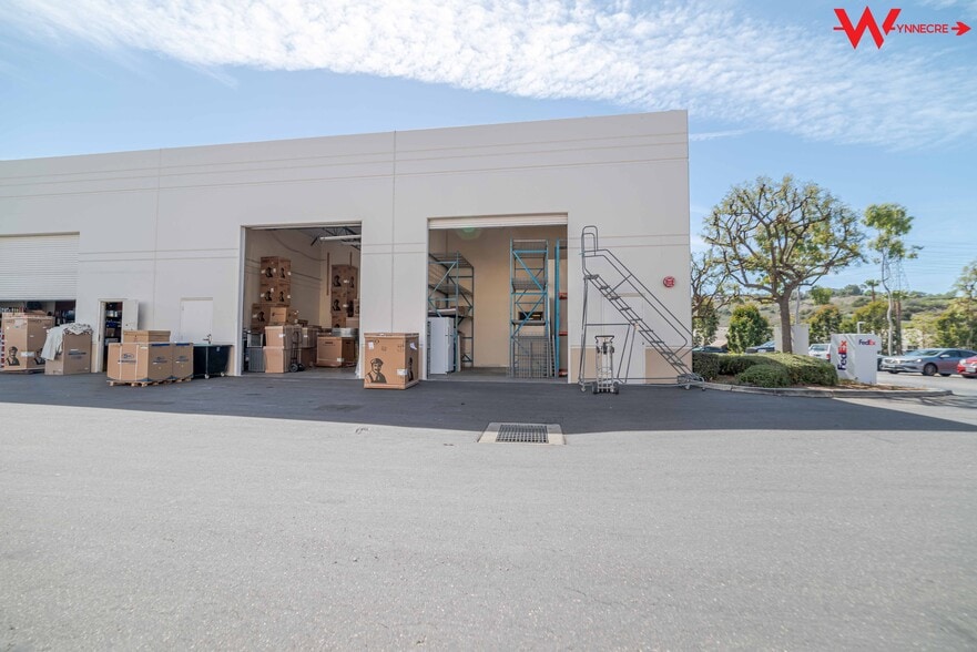 1221 Puerta Del Sol, San Clemente, CA for lease - Building Photo - Image 3 of 9