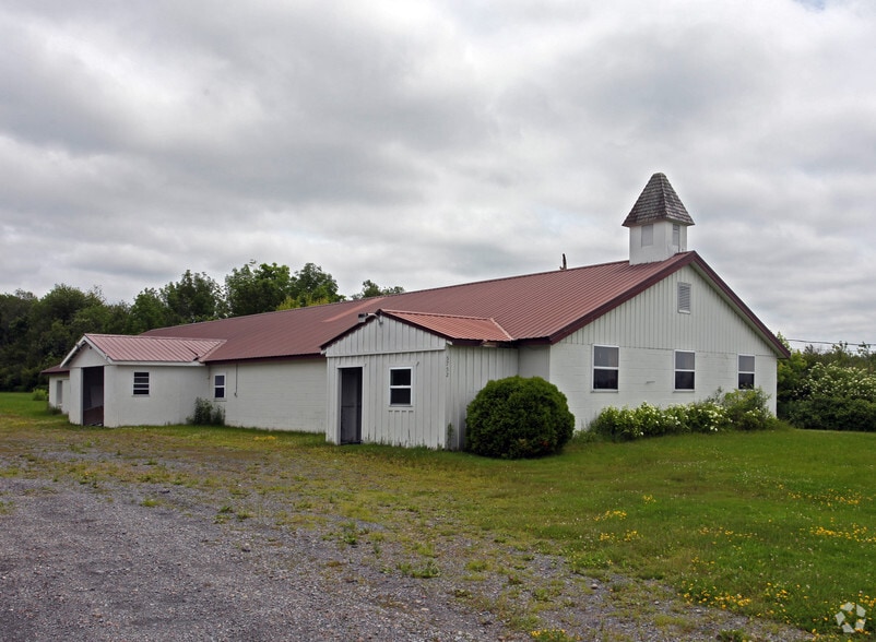 5752 Rte 11, Pulaski, NY for sale - Primary Photo - Image 1 of 2
