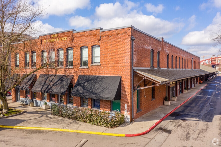 600 NW Naito Pkwy, Portland, OR for sale - Building Photo - Image 2 of 5