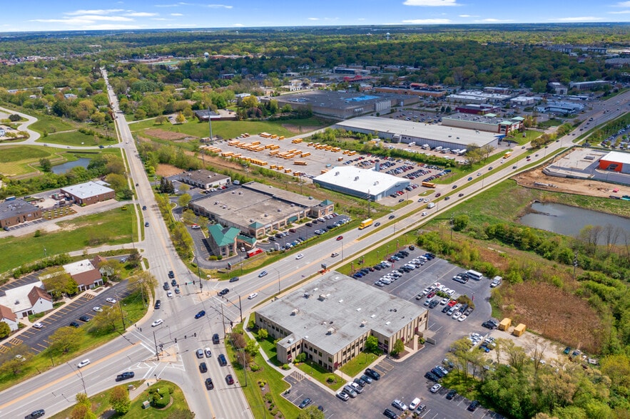 300 N Randall Rd, St Charles, IL for lease - Building Photo - Image 2 of 9