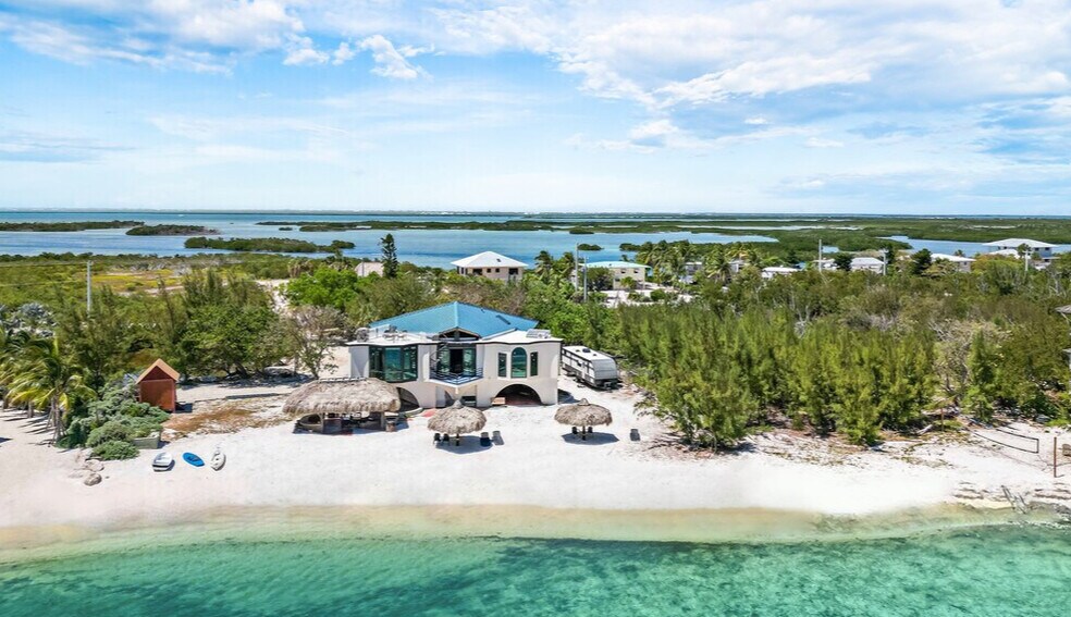 1557 Long Beach Dr, Big Pine Key, FL à vendre - Photo principale - Image 1 de 60