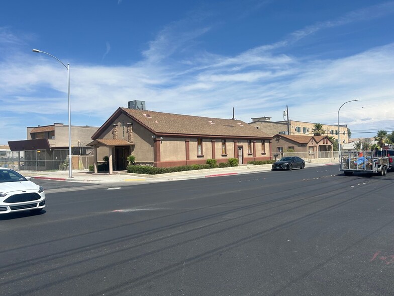 901 Stewart Ave, Las Vegas, NV à vendre - Photo du bâtiment - Image 3 de 16