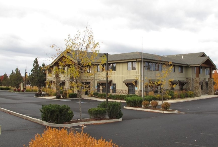 525 SW Umatilla St, Redmond, OR for lease - Building Photo - Image 1 of 18