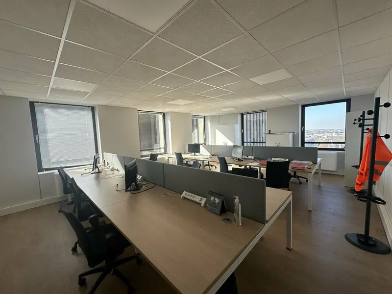 Office in Strasbourg for lease Interior Photo- Image 1 of 10
