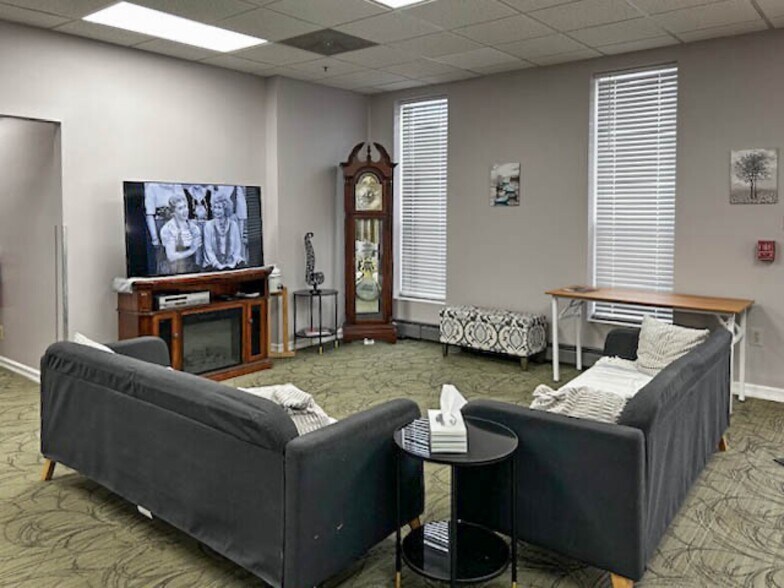 514-528 N 22nd St-entire city block portfolio of 2 properties for sale on LoopNet.ca - Building Photo - Image 3 of 28