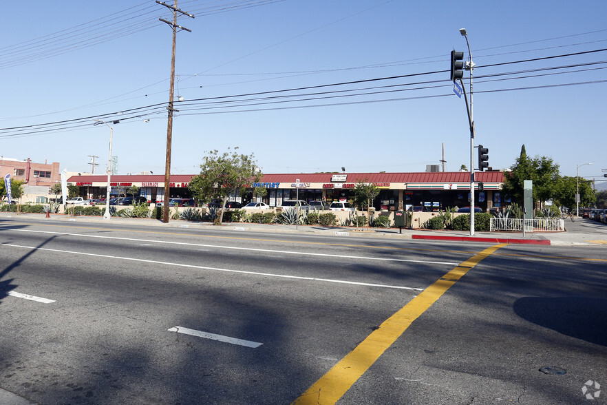 13003 Van Nuys Blvd, Pacoima, CA à vendre - Photo principale - Image 1 de 1