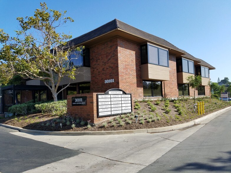 30101 Town Center Dr, Laguna Niguel, CA à louer - Photo du bâtiment - Image 1 de 20