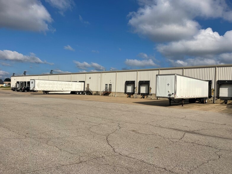 810 S 28th St, Van Buren, AR for lease - Building Photo - Image 2 of 11