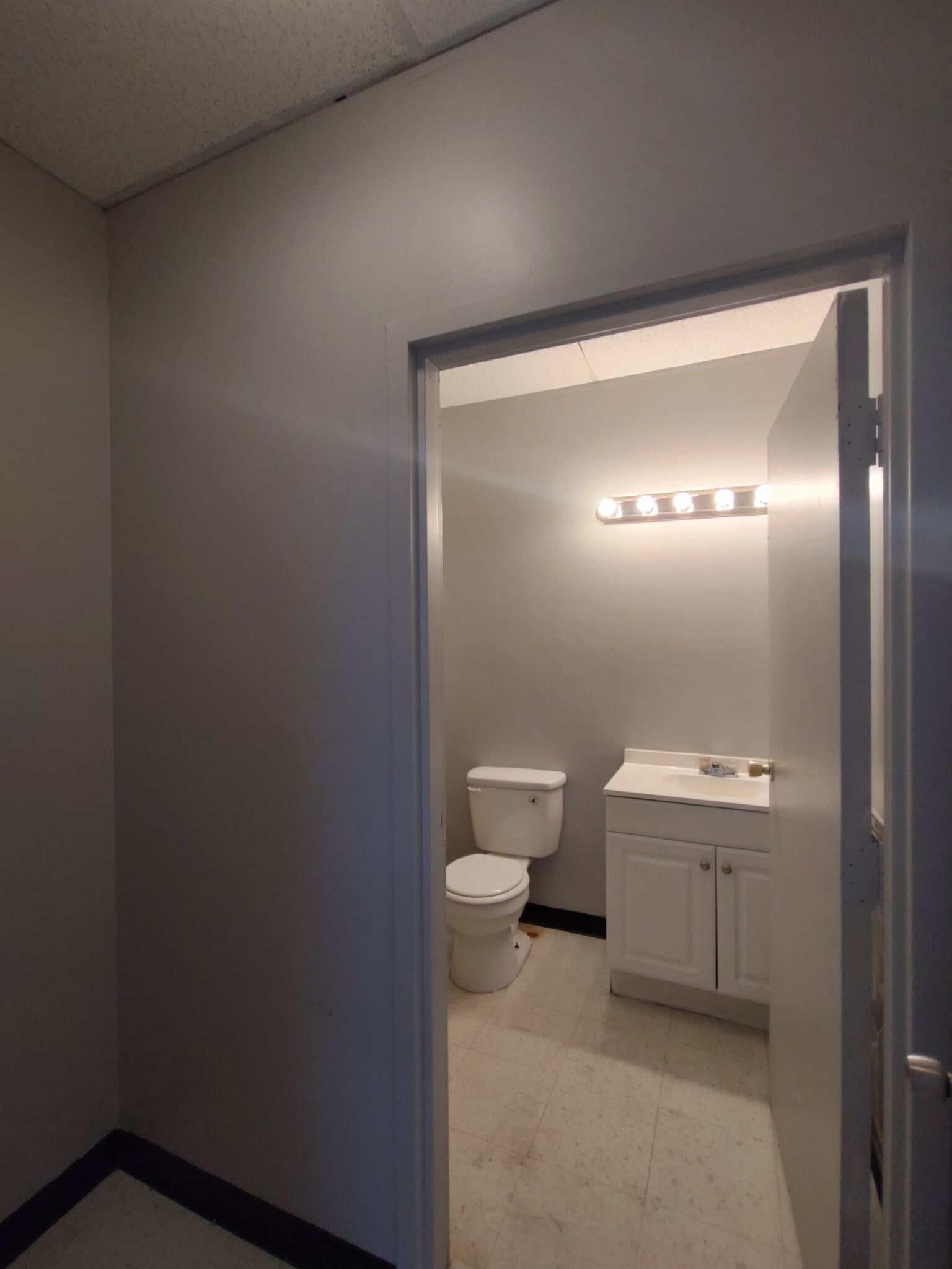 2945 Stone Hogan Connector Rd, Atlanta, GA à louer Photo intérieure- Image 1 de 9