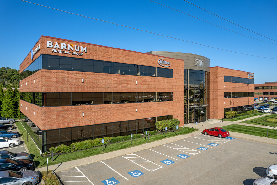 200 Crossings Blvd, Warwick, RI for lease - Building Photo - Image 1 of 10