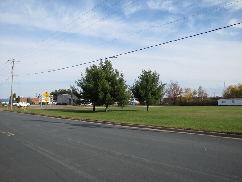 2905 Pioneer Ave, Rice Lake, WI for sale - Primary Photo - Image 1 of 2