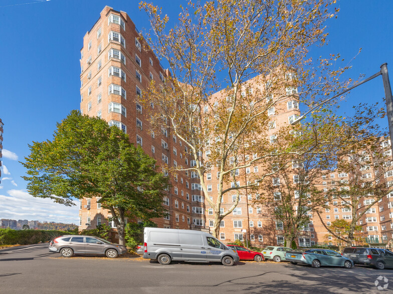 120-180 Cabrini Blvd, New York, NY for sale - Building Photo - Image 3 of 7