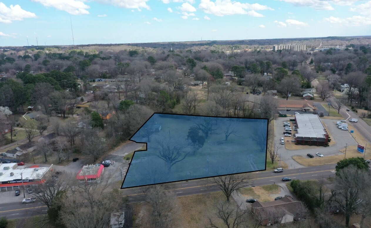1421 Hollywood Dr, Jackson, TN à vendre Photo du bâtiment- Image 1 de 14
