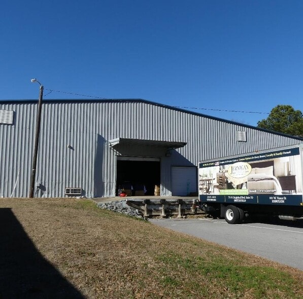 705 N Daisy St, Goldsboro, NC for lease - Building Photo - Image 2 of 4