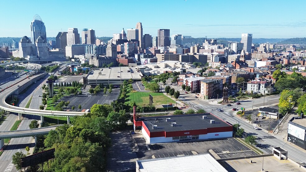 1400 Reading Rd, Cincinnati, OH à vendre - Photo du bâtiment - Image 1 de 5