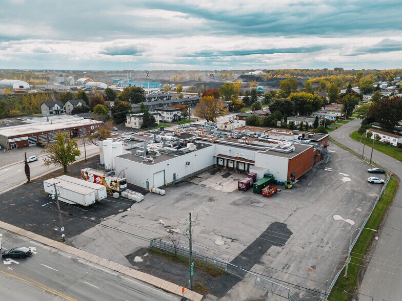 770 Rue Claude, Saint-jean-sur-richelieu, QC à vendre - Photo du bâtiment - Image 2 de 5