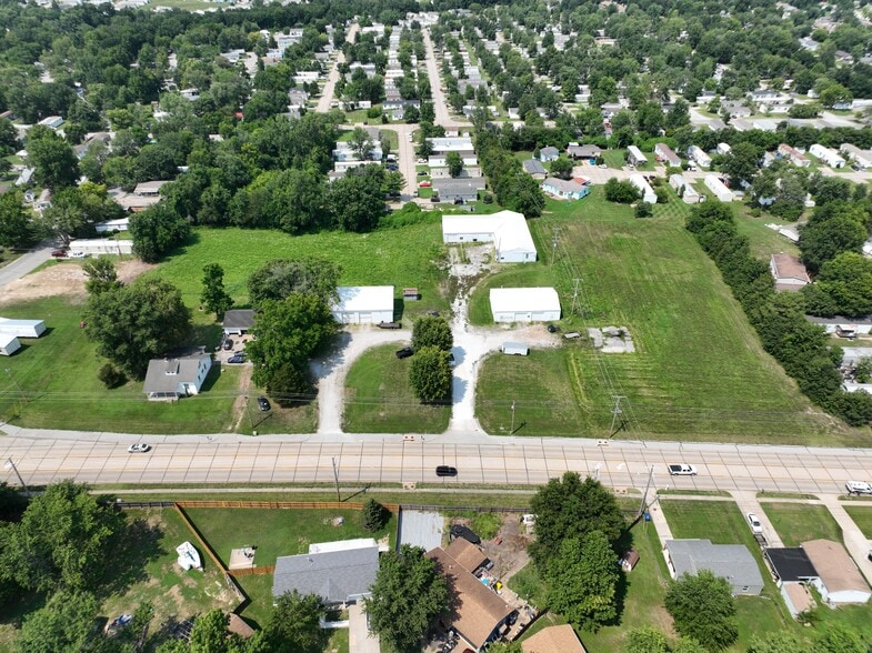 521 Feise Rd, O'Fallon, MO à vendre - Photo du bâtiment - Image 2 de 11
