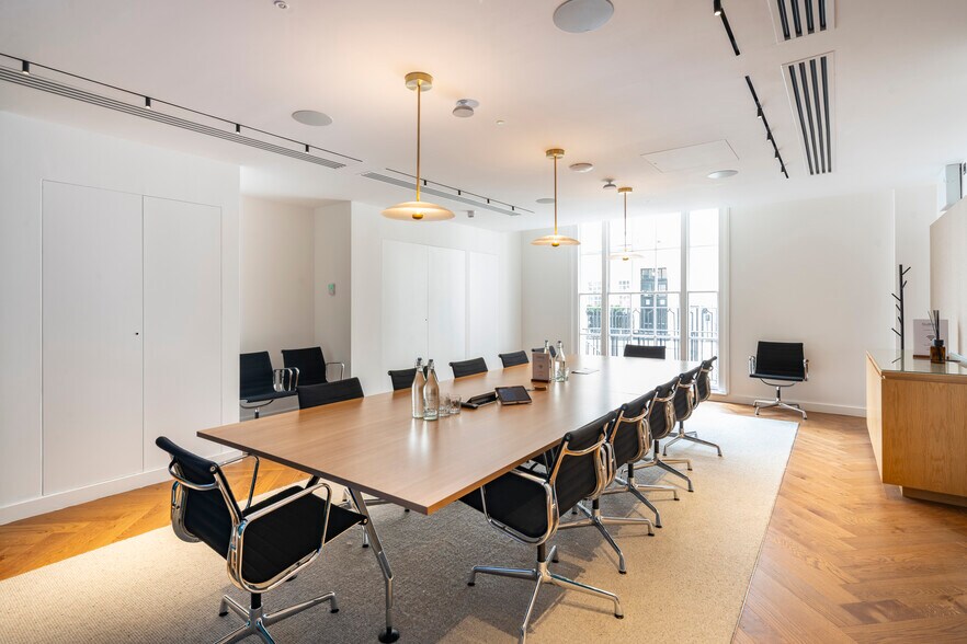 15 Suffolk St, Londres à louer - Photo du bâtiment - Image 2 de 10