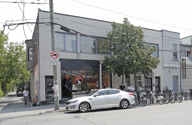 Plus de détails pour 266-276 Rue Saint-Viateur O, Montréal, QC - Commerce de détail à louer