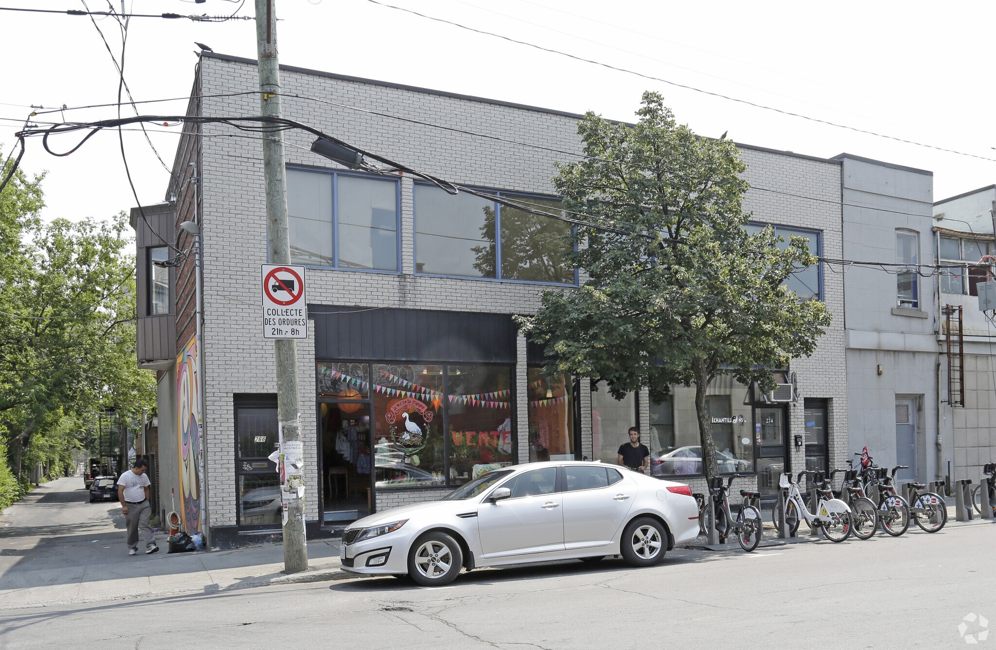 266-276 Rue Saint-Viateur O, Montréal, QC for lease Primary Photo- Image 1 of 3