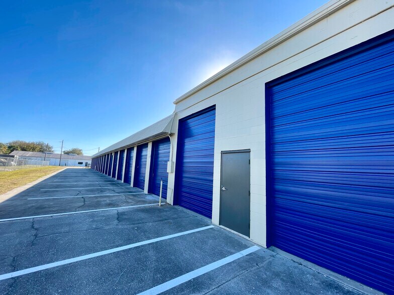 2894 Dusa Dr, Melbourne, FL for lease - Building Photo - Image 1 of 6