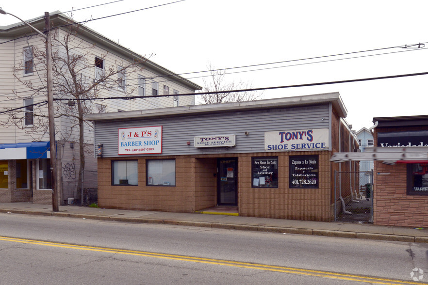 781-783 Broad St, Central Falls, RI à vendre - Photo principale - Image 1 de 1