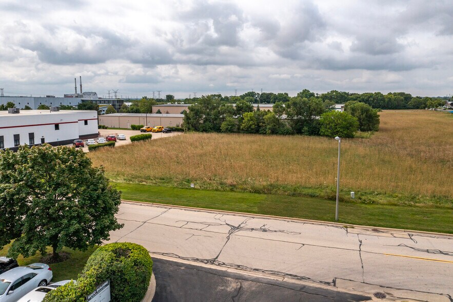 33 E Belmont Dr, Romeoville, IL à vendre - Aérien - Image 1 de 7