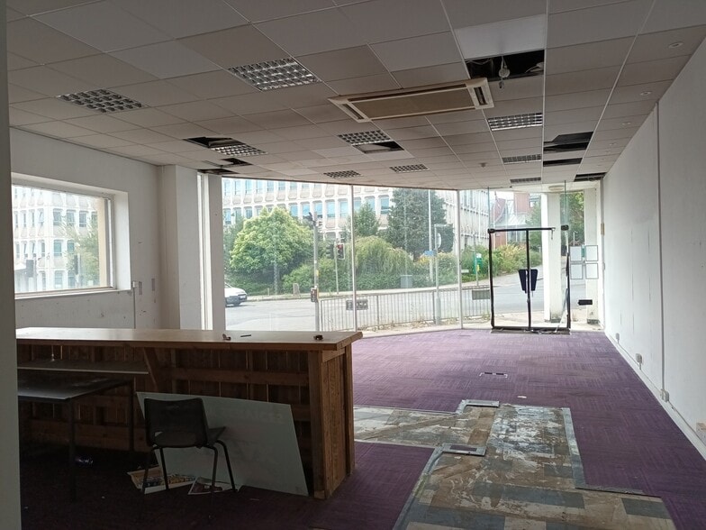 29 Paris St, Exeter for lease - Interior Photo - Image 3 of 4